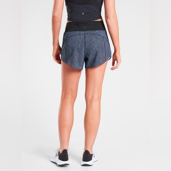 Athleta Printed Run With It Short 3" in Black Static S - Picture 3 of 6